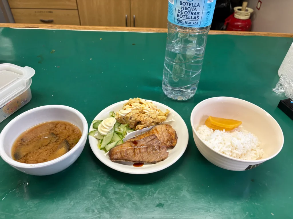 船員ブログコック長、今日もありがとうございます　長久丸